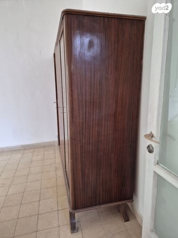 ארון וינטג' עץ מלא