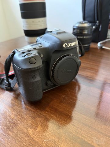 מצלמה Canon EOS 7D Mark II