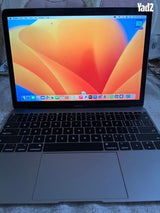 מחשב נייד MacBook