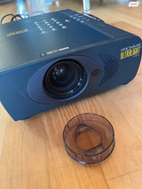 מקרן (Projector)