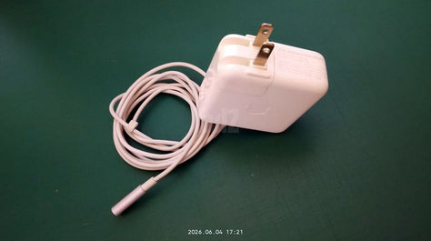 Apple 45W MagSafe 1