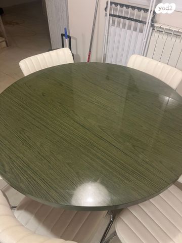 פינת אוכל עם 6 כיסאות