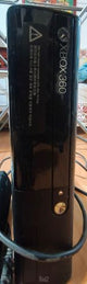 Xbox 360 slim +4 שלטים