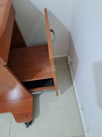 שידה מעץ