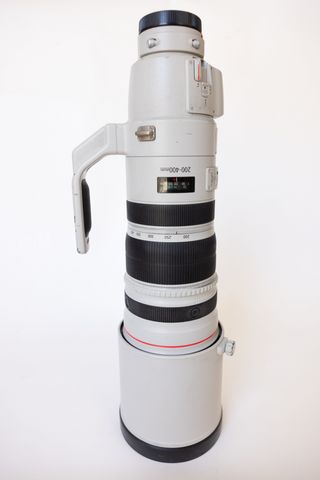 Canon 200-400 f4L IS 1.4x עדשת