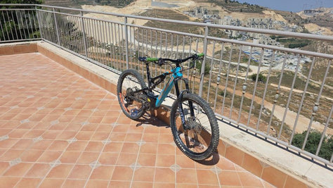אוםניים
