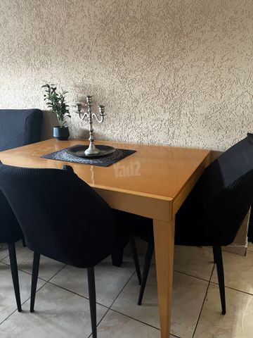 שולחן