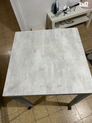 אי