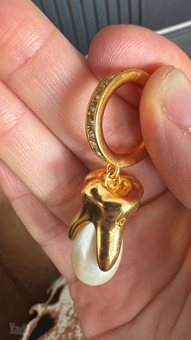 עגילים Schiaparelli חדשים