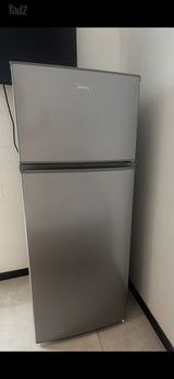 מקרר Midea במצב חדש