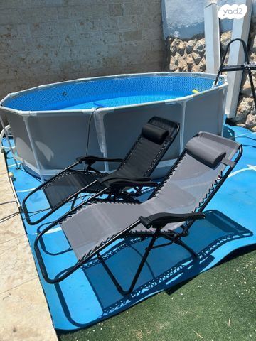 בריכת שחייה