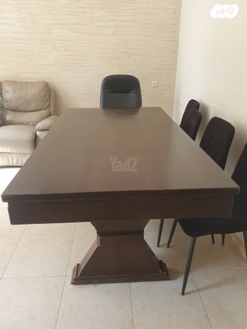 שולחן אוכל