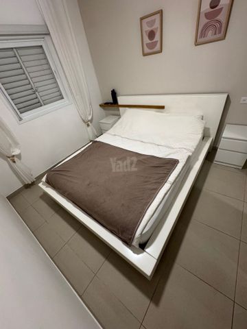 מיטה זוגית 160/200