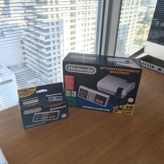 NES Classic Mini + שלט נוסף