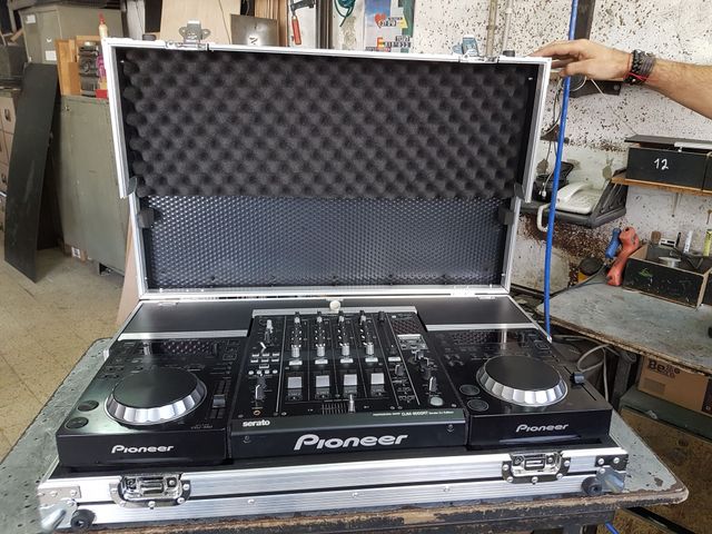 פלטת DJ