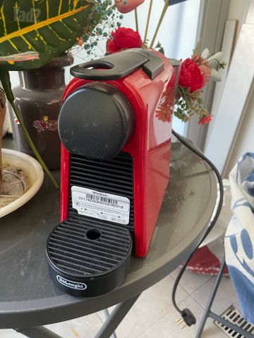מכונת קפה Nespresso Essenza