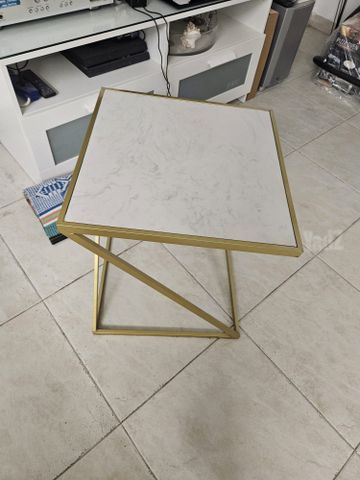 שולחן