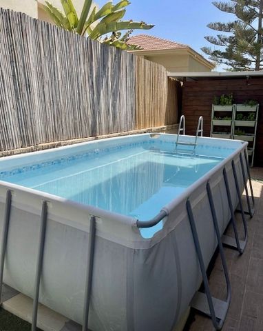בריכה Intex Ultra Frame
