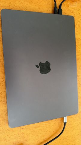 Apple MacBook Pro M3 Pro