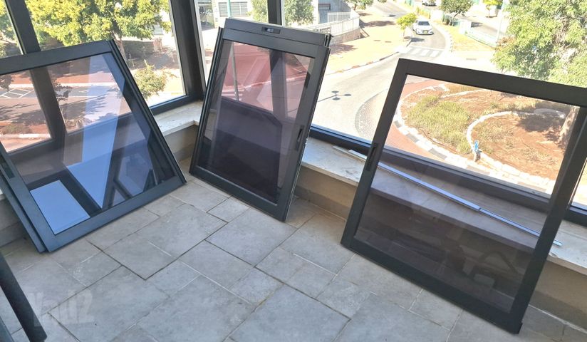 חלונות 3 שכבות