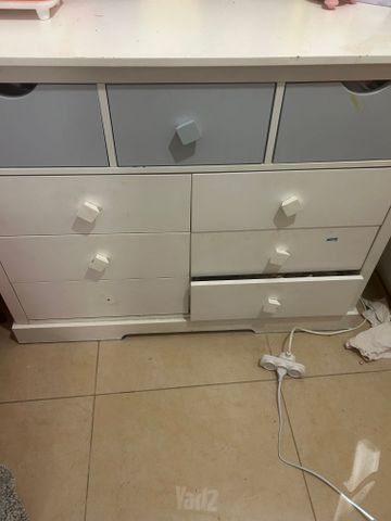 שידת תינוק