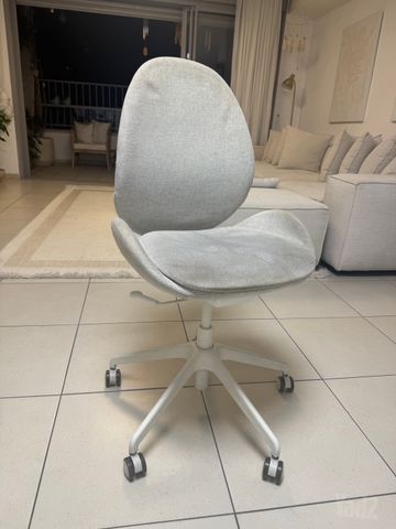 כיסא משרדי