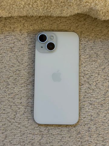 **למכירה – iPhone 15 | 256GB**