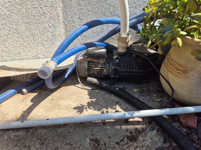 משאבה לבריכה