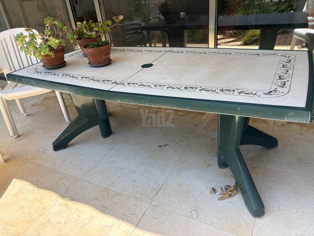 שולחן כתר חוץ