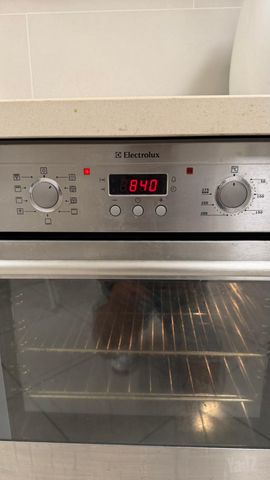 תנור אפיה Electrolux