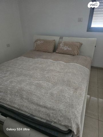 מיטת חדר שינה