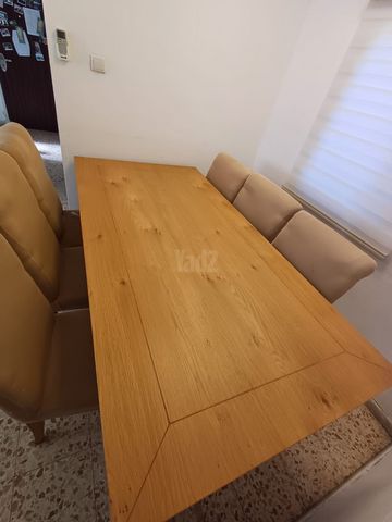 שולחן