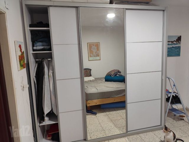 ארון הזזה