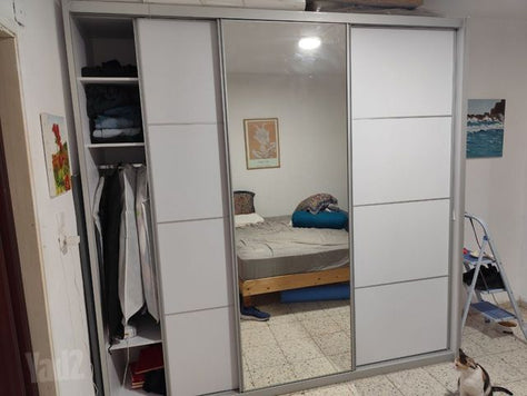 ארון הזזה