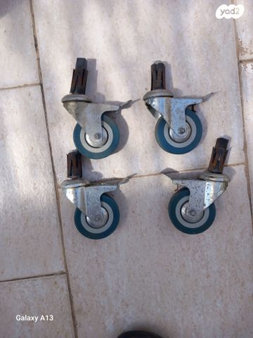 גלגלים לארון