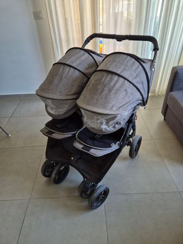 עגלת תאומים