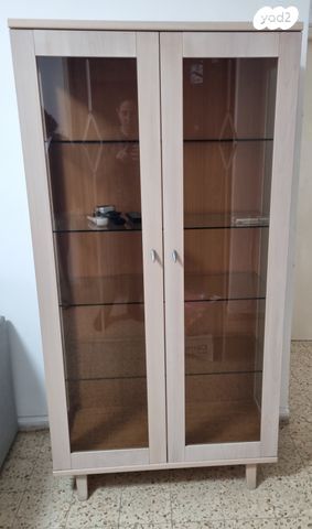 שידת ויטרינה