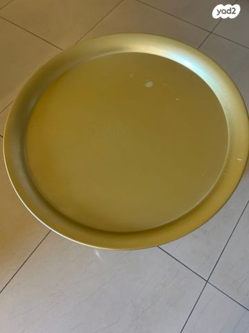 שולחן קטן