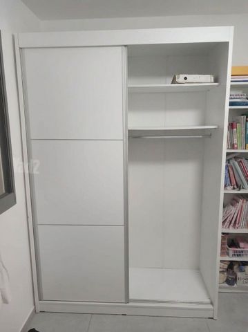 ארון הזזה