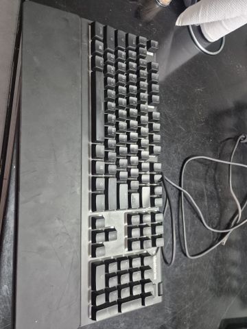 מקלדת Steelseries Apex 3
