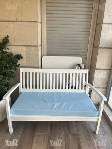 ספסל עץ