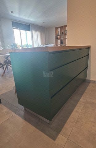 אי