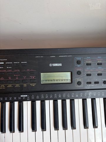 אורגנית Yamaha PSR-E273