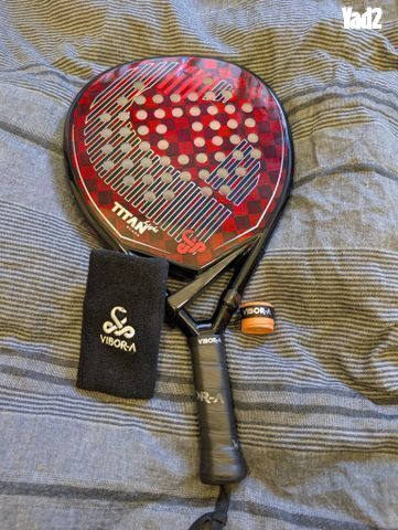 מחבט vibora titan black light