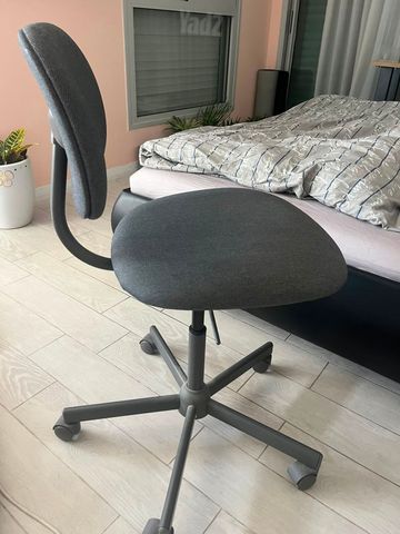 כיסא משרדי