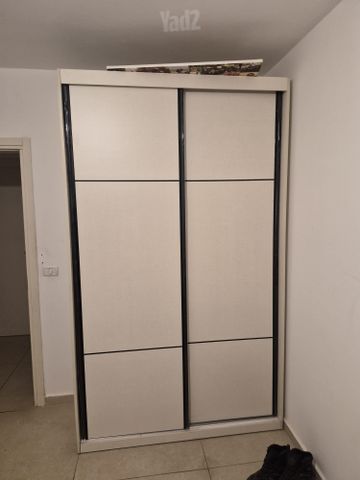 ארון הזזה