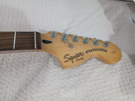 גיטרה חשמלית squire strat