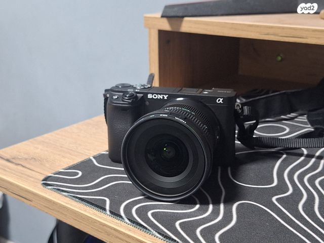 עדשת Sony 18-135