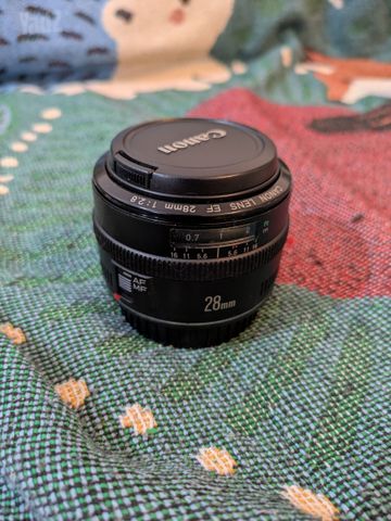 עדשת Canon EF 28mm