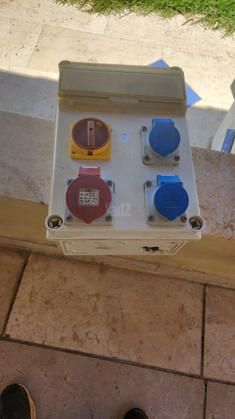 לוח חשמל זמני